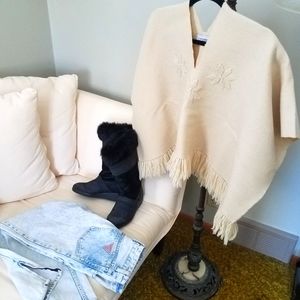 A Dètacher Vintage Poncho 100% Wool- One Size Fits All